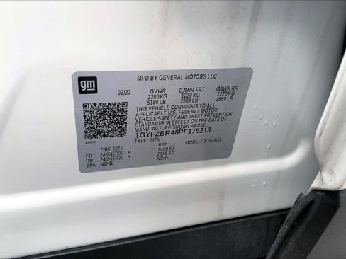 Used 2023 Cadillac XT4 Luxury w/ Cold Weather Package AWD/4WD image 32