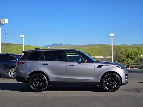 Used 2024 Land Rover Range Rover Sport SE image 26