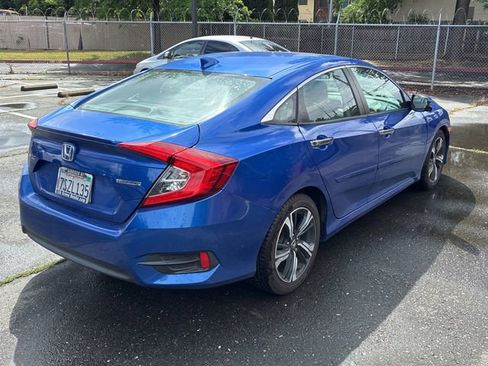 Used 2016 Honda Civic Touring image 3