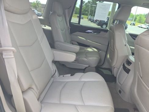 Used 2015 Cadillac Escalade Premium image 14