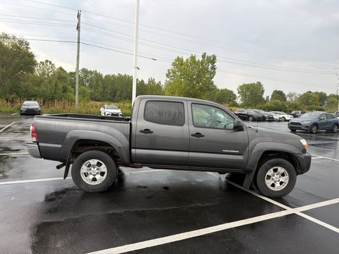 Used 2011 Toyota Tacoma 4x4 Double Cab w/ SR5 Pkg #2 image 8