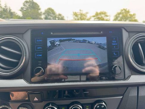 Used 2017 Toyota Tacoma TRD Sport w/ Tow Package (A/T) AWD/4WD image 29