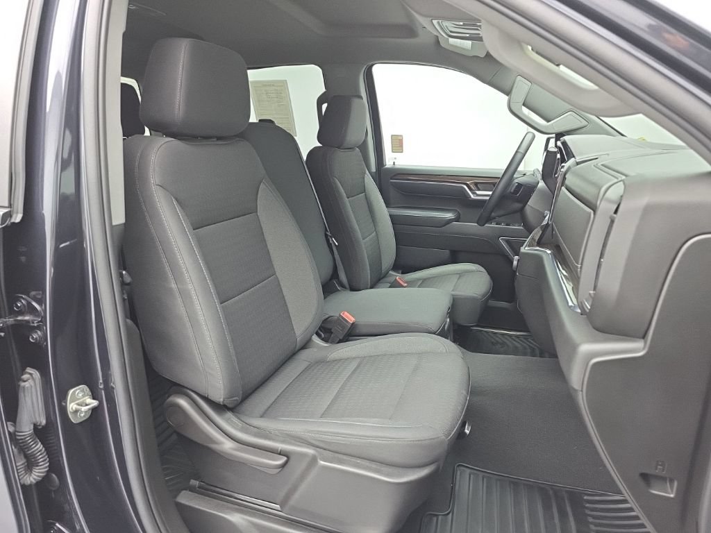 Used 2023 Chevrolet Silverado 1500 LT AWD/4WD image 47