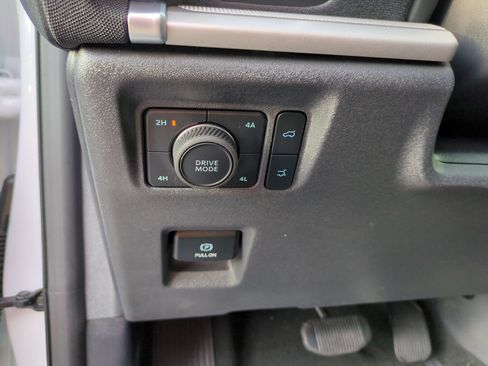 Certified 2025 Ford Expedition Active AWD/4WD image 15