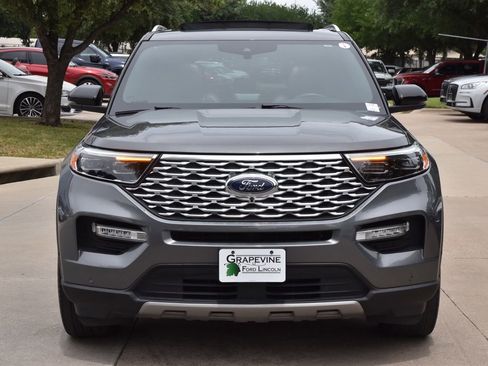 Used 2023 Ford Explorer Platinum w/ Technology Package RWD image 3