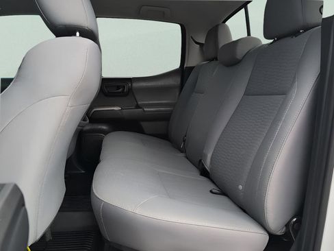 Used 2019 Toyota Tacoma 2WD Double Cab image 34