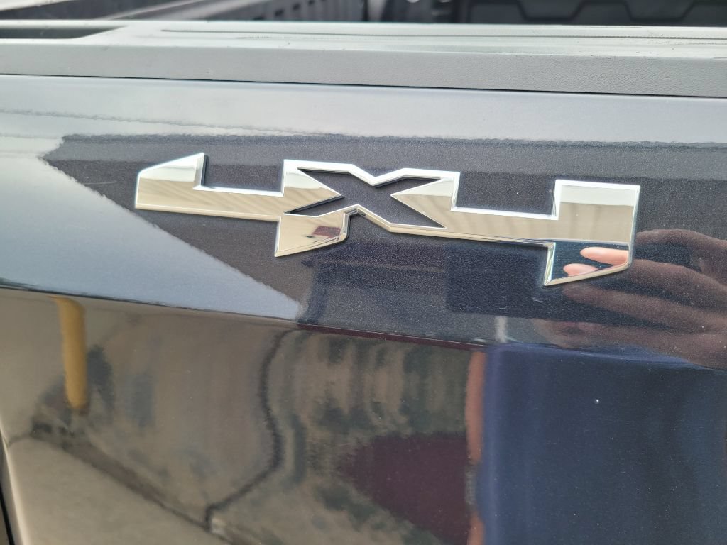 Used 2023 GMC Sierra 1500 SLE AWD/4WD image 4