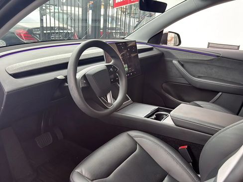 Used 2026 Tesla Model Y Long Range AWD/4WD image 6