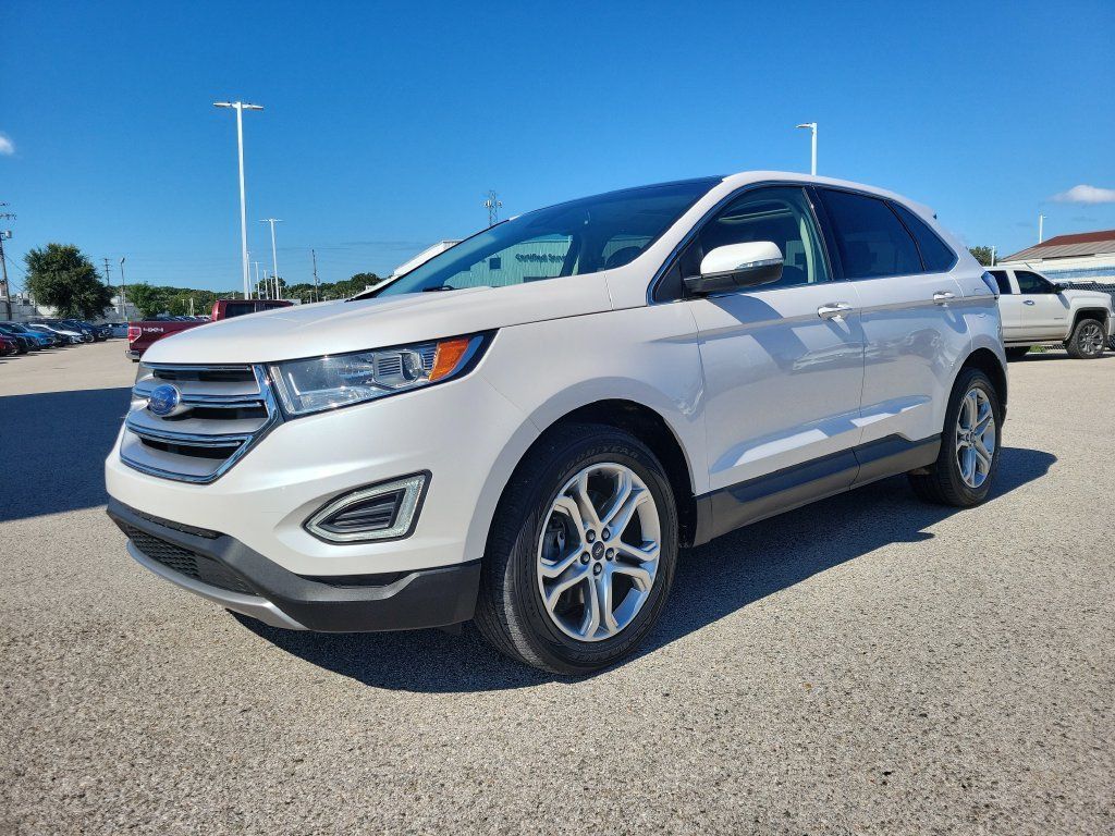 Used 2018 Ford Edge Titanium w/ Equipment Group 301A AWD/4WD image 2