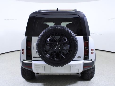 Used 2020 Land Rover Defender 110 First Edition image 6