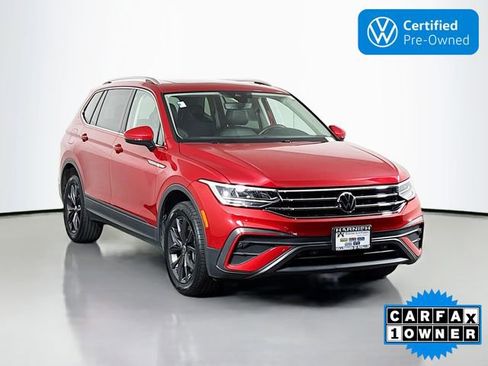 Certified 2022 Volkswagen Tiguan SE w/ Panoramic Sunroof Package image 1