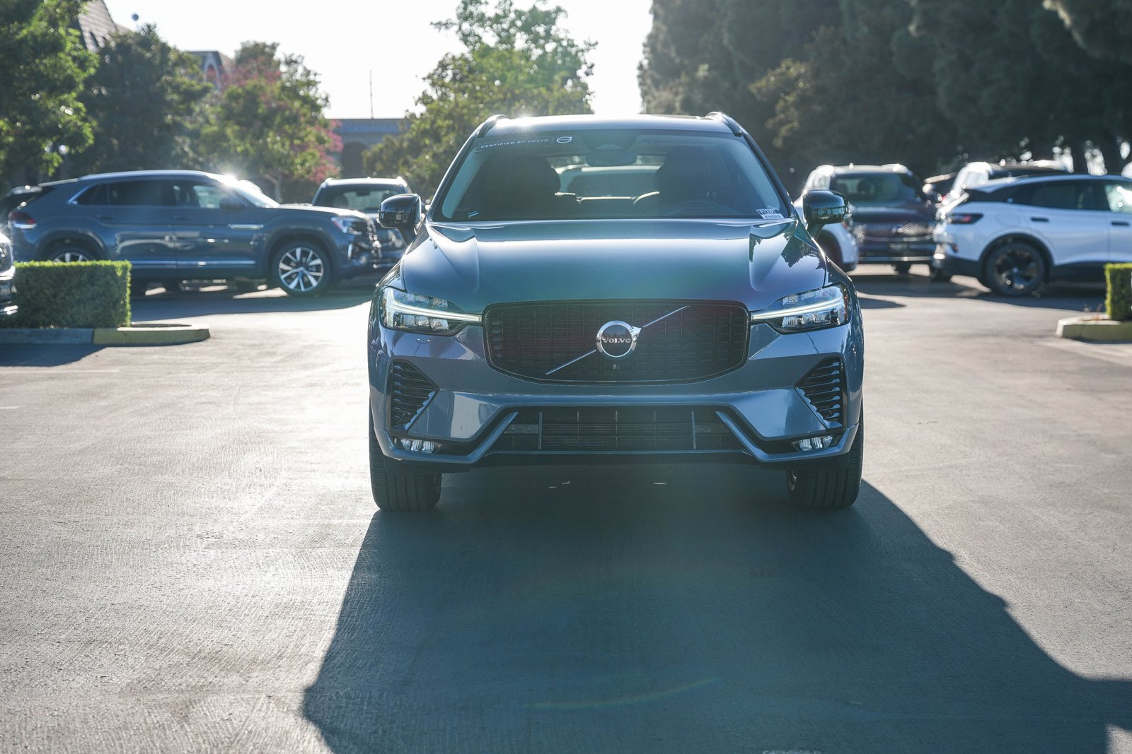 Used 2024 Volvo XC60 B5 Core AWD/4WD image 2