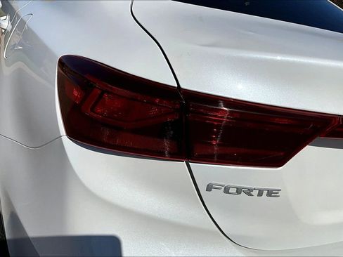 Used 2024 Kia Forte LXS w/ LXS Technology Package image 32