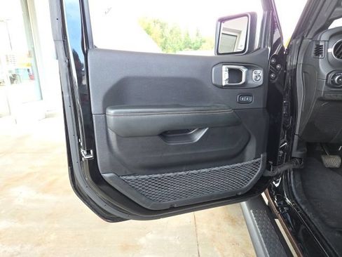 Used 2024 Jeep Wrangler Unlimited Sahara w/ Technology Group AWD/4WD image 22