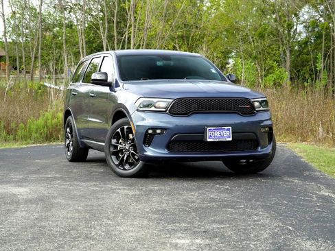 Used 2021 Dodge Durango SXT image 2