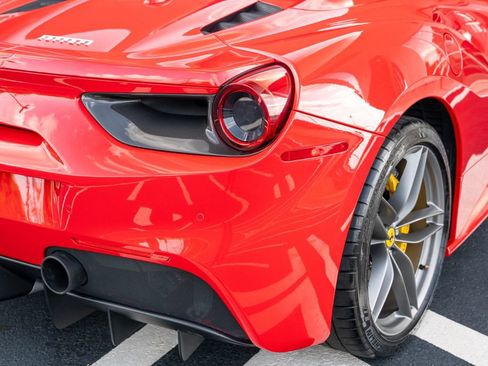Used 2018 Ferrari 488 Spider RWD image 13