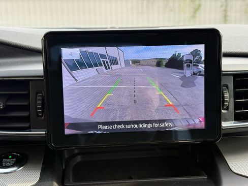 Used 2020 Ford Explorer XLT w/ Equipment Group 202A image 38