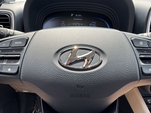 New 2025 Hyundai Venue Limited image 33