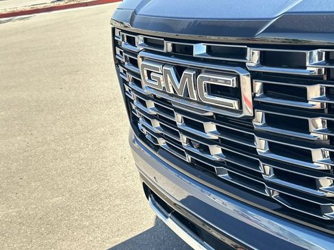 Used 2026 GMC Yukon Denali Ultimate AWD/4WD image 32