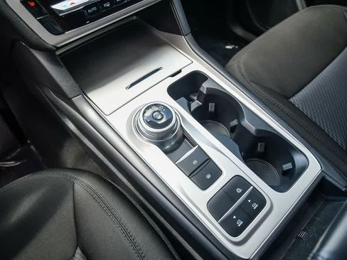 Used 2022 Ford Explorer XLT RWD image 19
