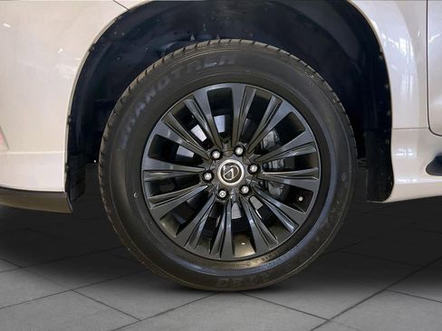 Used 2023 Lexus GX 460 Premium w/ Accessory Package AWD/4WD image 9
