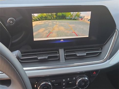 New 2026 Chevrolet Trax LT image 32