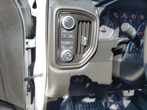 Used 2019 GMC Sierra 1500 4x4 Crew Cab w/ Convenience Package image 16