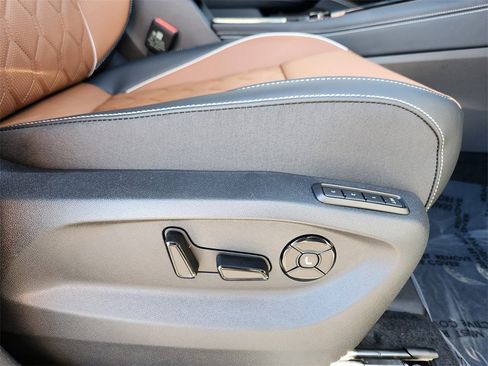 New 2026 Volkswagen Tiguan SEL R-Line image 19