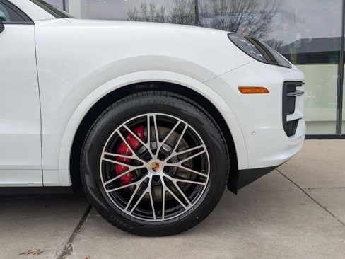 New 2026 Porsche Cayenne S image 11