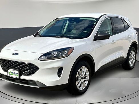 Used 2022 Ford Escape SE image 3