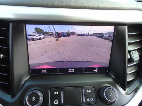 Used 2023 GMC Acadia SLT w/ Trailering Package AWD/4WD image 13