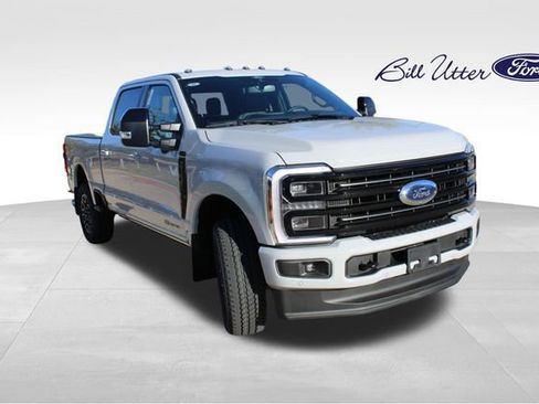 New 2026 Ford F250 Platinum image 2