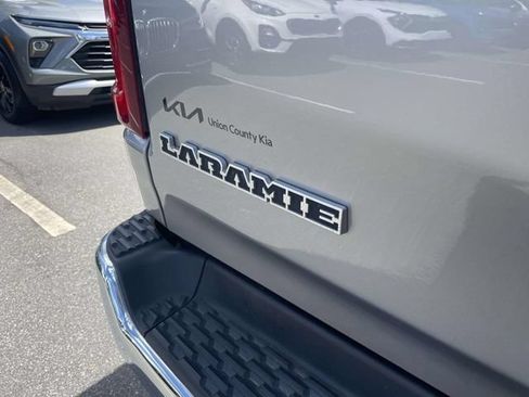 Used 2025 RAM 1500 Laramie AWD/4WD image 9