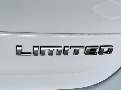 Used 2022 Jeep Grand Cherokee L Limited AWD/4WD image 53