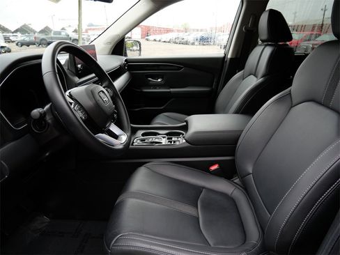 Used 2024 Honda Pilot Touring image 15