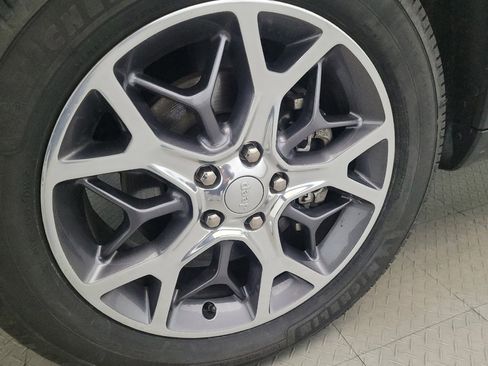 Used 2021 Jeep Grand Cherokee Limited w/ Luxury Group II image 31