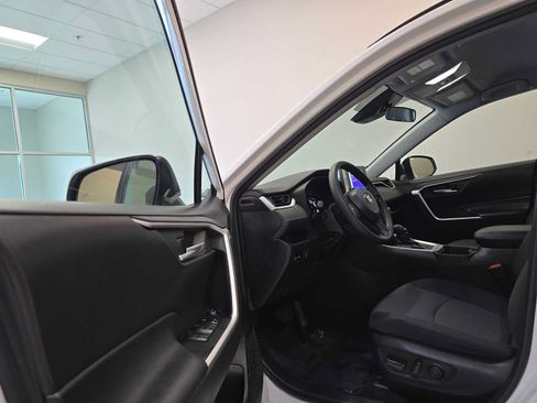 Used 2023 Toyota RAV4 XLE AWD/4WD image 22