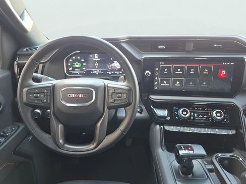 Used 2024 GMC Sierra 1500 AT4 w/ Technology Package AWD/4WD image 10