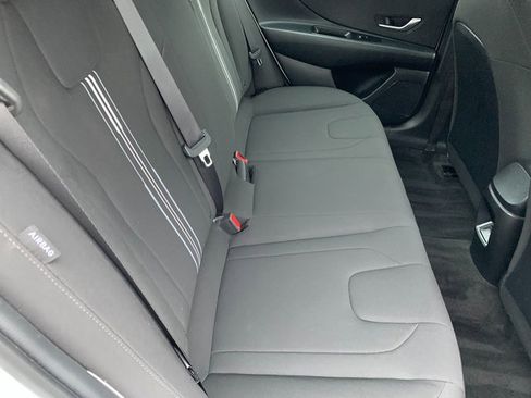 Used 2024 Hyundai Elantra Blue image 14