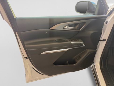 New 2027 Chevrolet Traverse LT w/ Midnight/Sport Edition FWD image 10