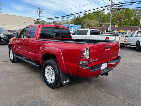 Used 2013 Toyota Tacoma 4x4 Access Cab V6 w/ TRD Sport Pkg image 4