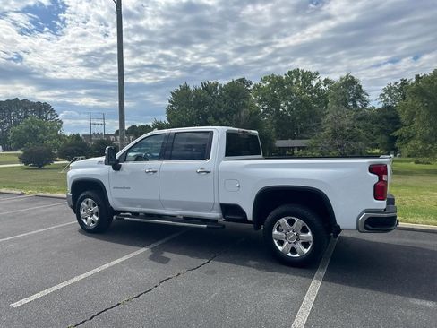 Used 2022 Chevrolet Silverado 2500 LTZ w/ LTZ Premium Package AWD/4WD image 9