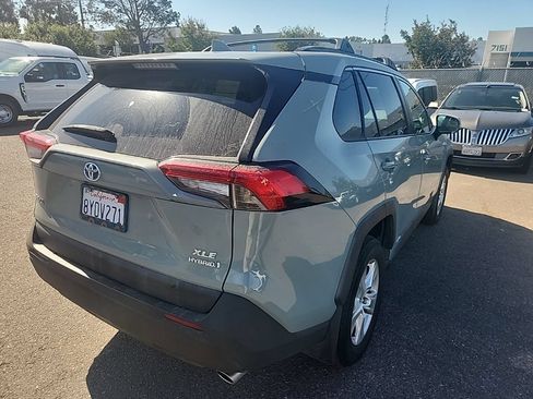 Used 2021 Toyota RAV4 XLE w/ Convenience Package AWD/4WD image 13