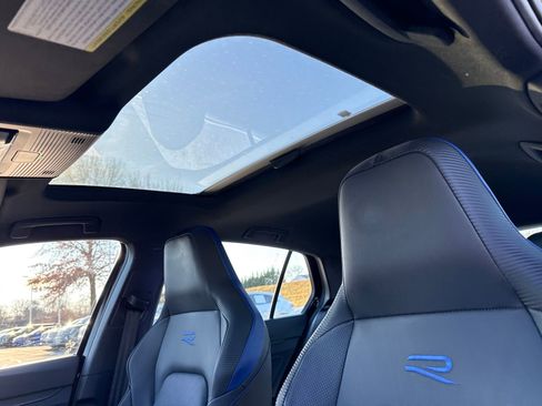 Certified 2023 Volkswagen Golf R image 12