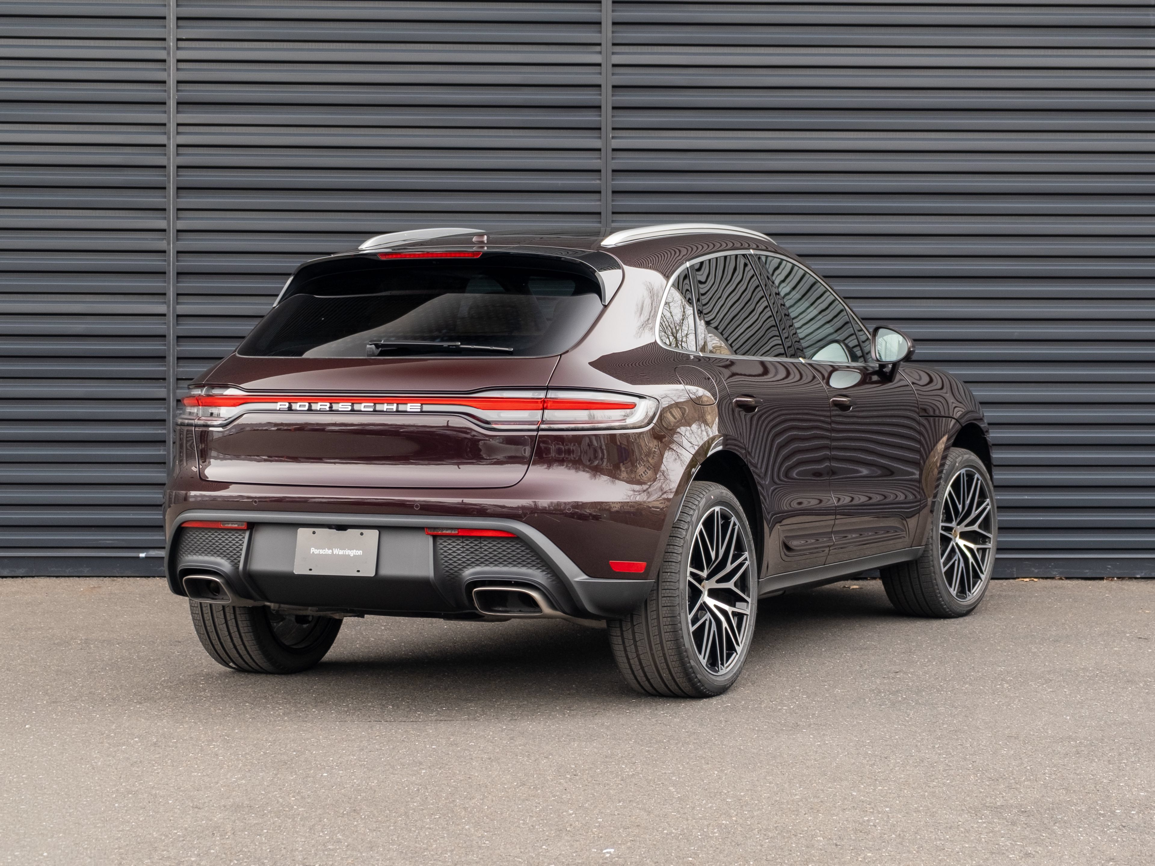Certified 2026 Porsche Macan AWD/4WD image 8
