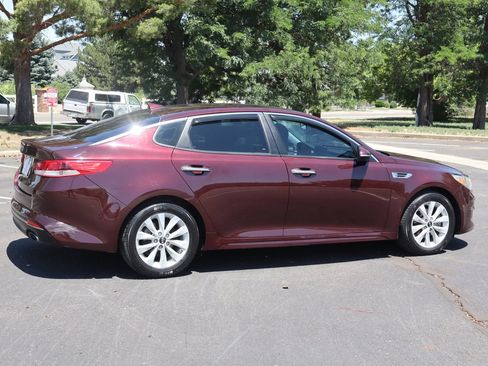 Used 2017 Kia Optima LX w/ Option Group 014 FWD image 4