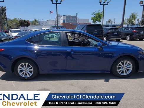 Used 2025 Toyota Camry LE FWD image 9