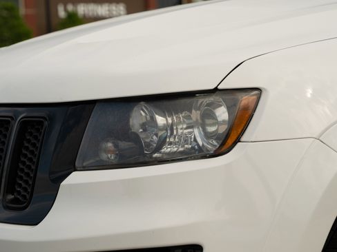 Used 2013 Jeep Grand Cherokee SRT8 AWD/4WD image 32