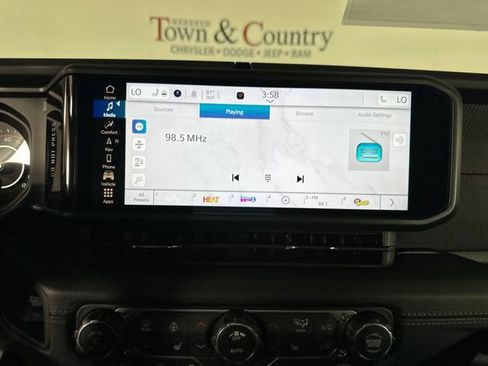 New 2026 Jeep Wrangler Unlimited Rubicon w/ Technology Group image 16