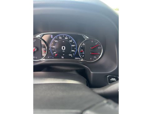 Used 2022 GMC Acadia AT4 w/ Technology Package AWD/4WD image 5